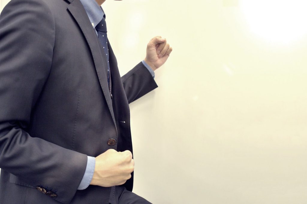取引の透明性と信頼を築く請求書代行と行料金の正しい記載と管理方法